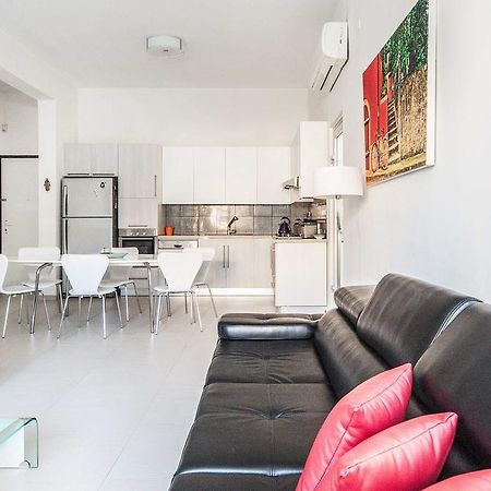 Lovely 1Bd W/ Private Balcony By Sea N' Rent เทลอาวีฟ ภายนอก รูปภาพ